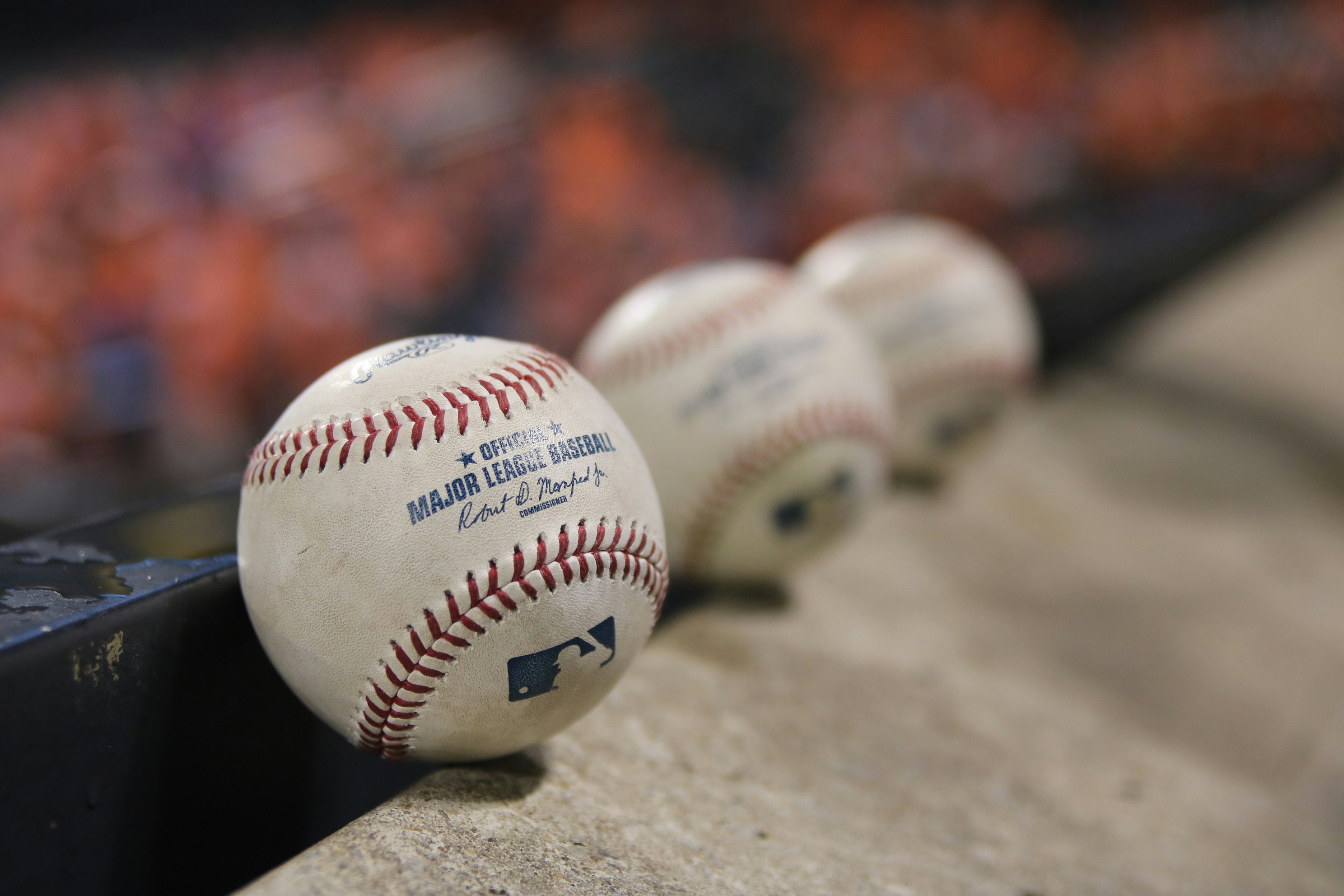 Learning to Bet: Reinforcement Learning for Live Wagering in Major League Baseball